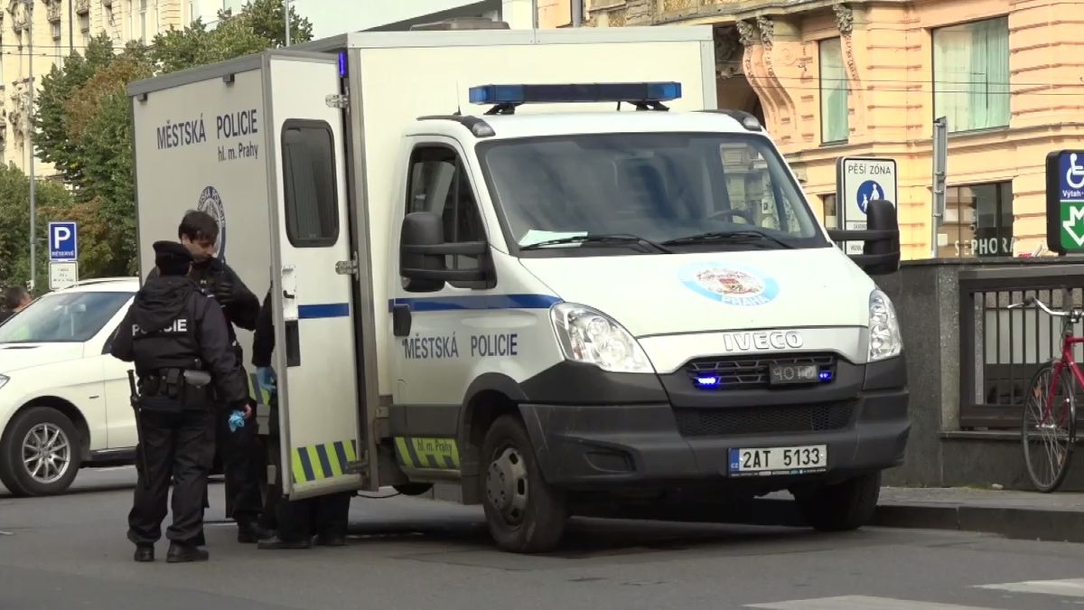 Strážníci v Praze řešili přes desítku porušení zákazu shlukování